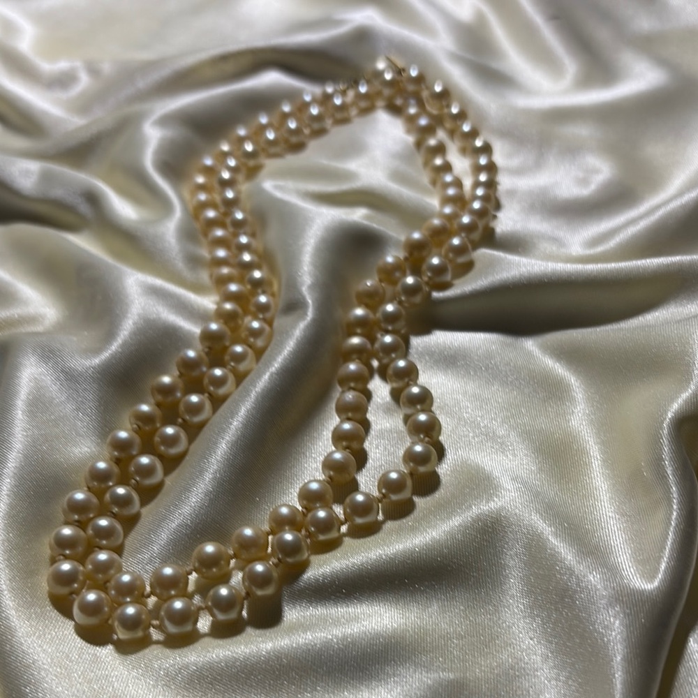 Cream Double-Stranded Pearl Necklace